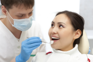 a patient visiting their emergency dentist